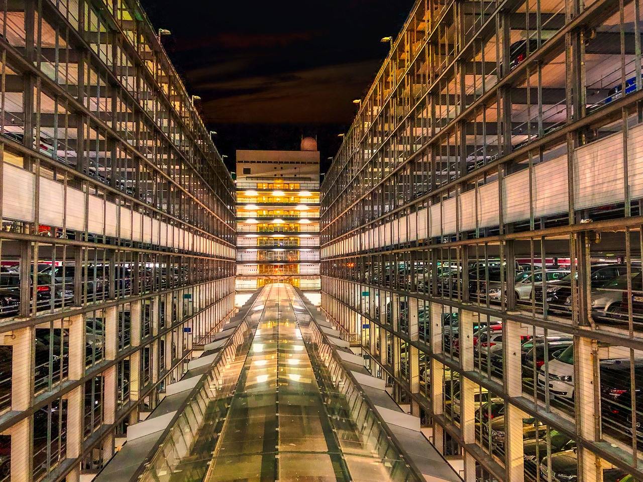 Parkplätze am Flughafen BER: So geht’s günstiger