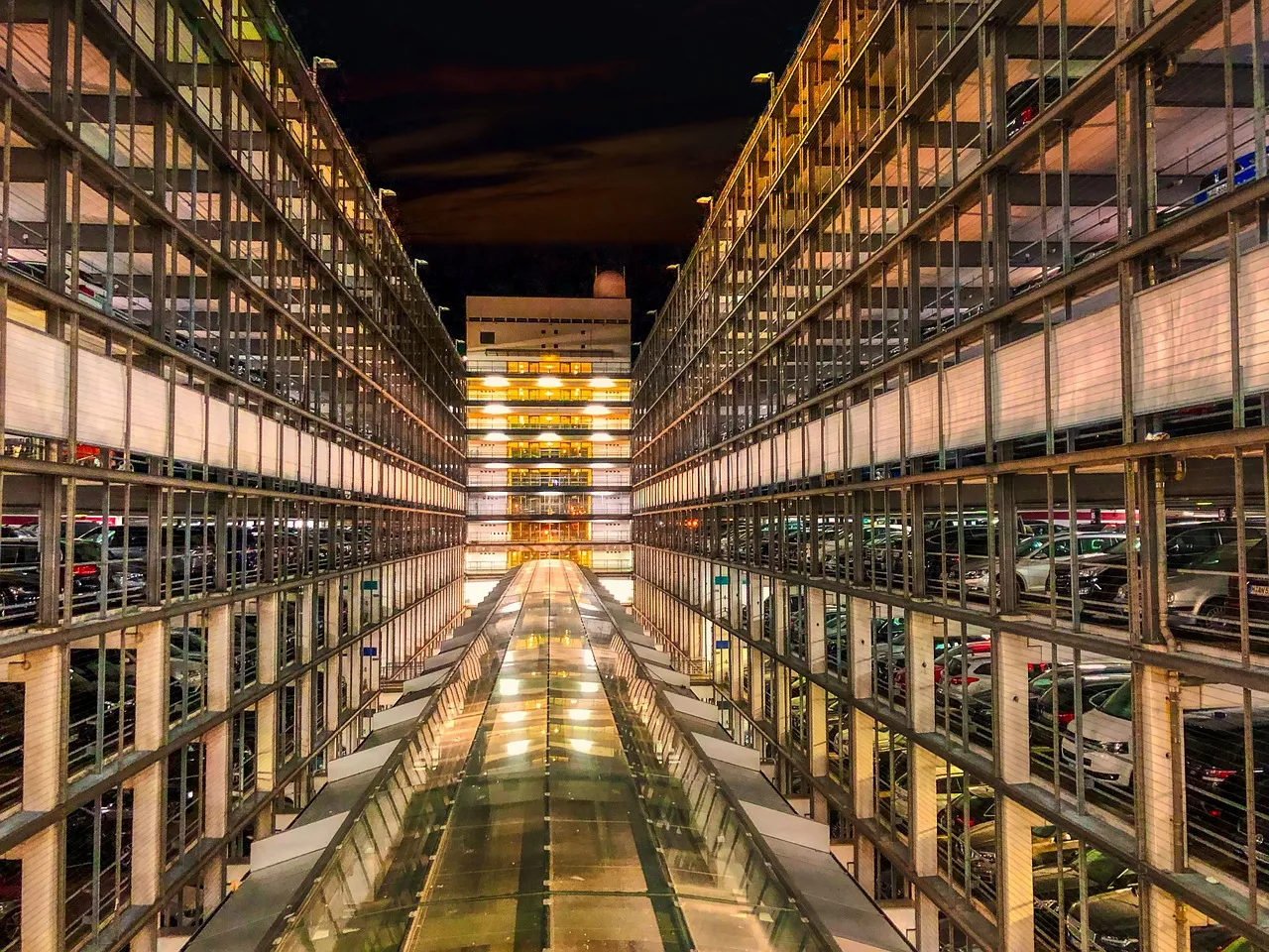 Parkplätze am Flughafen BER: So geht’s günstiger